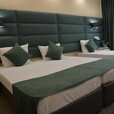Hotel Neva 2*